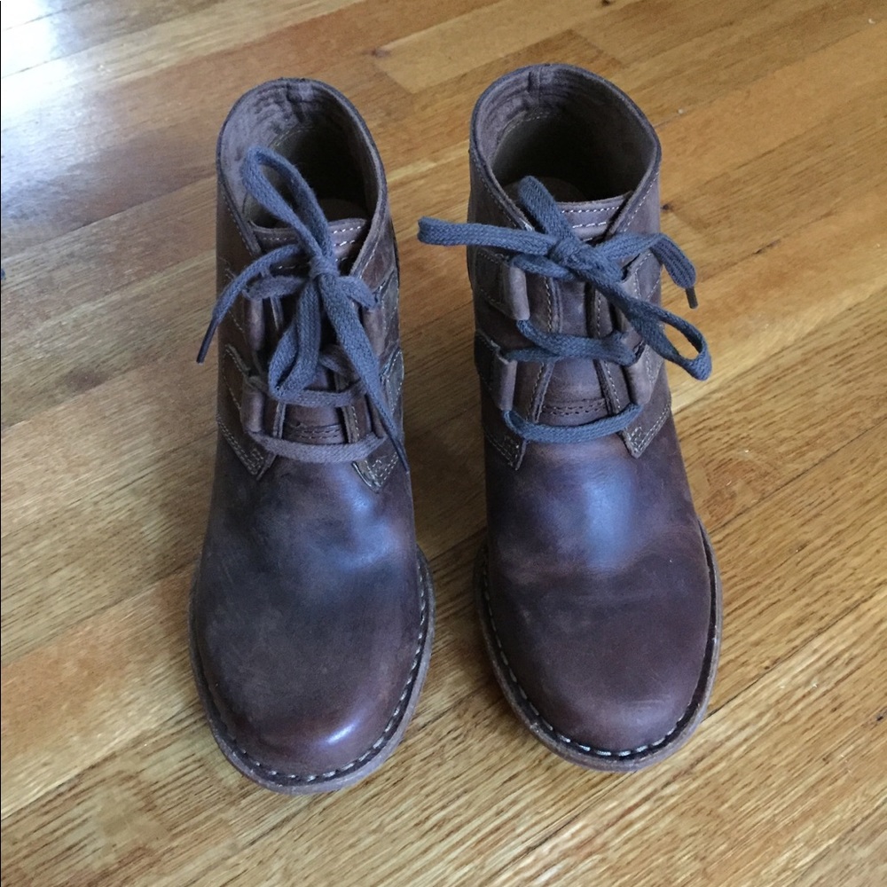 Never worn Clark’s leather booties